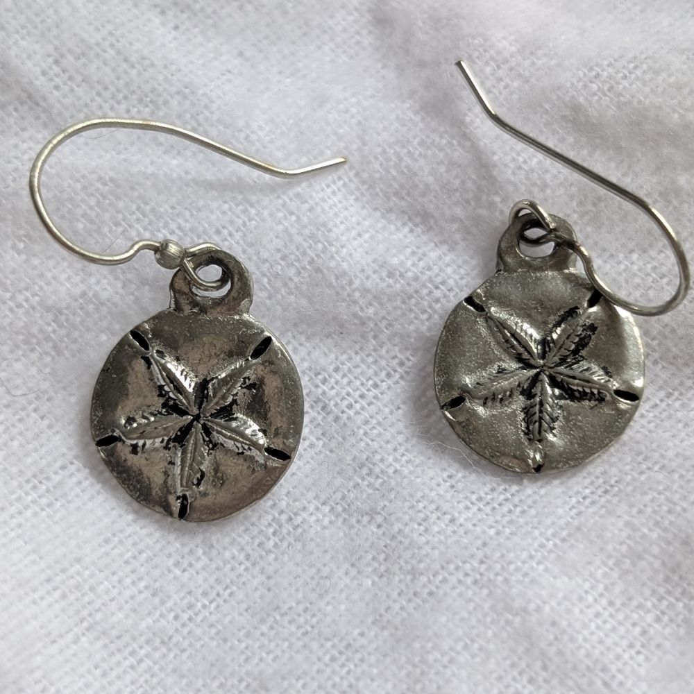Vintage-Inspired Silver-Tone Sand Dollar Dangle Earrings – Coastal Boho Jewelry